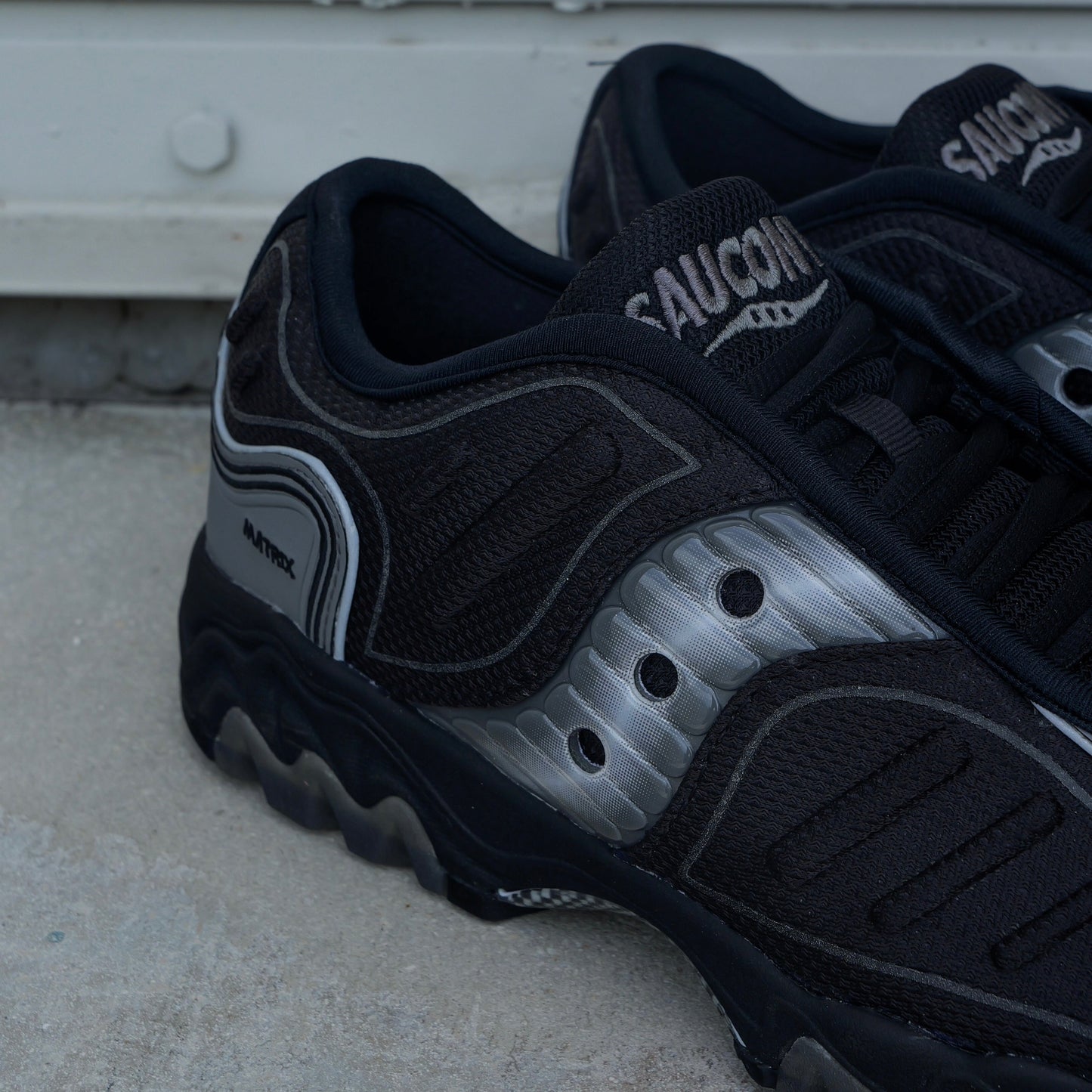 Saucony "Matrix" (Black/Metallic)