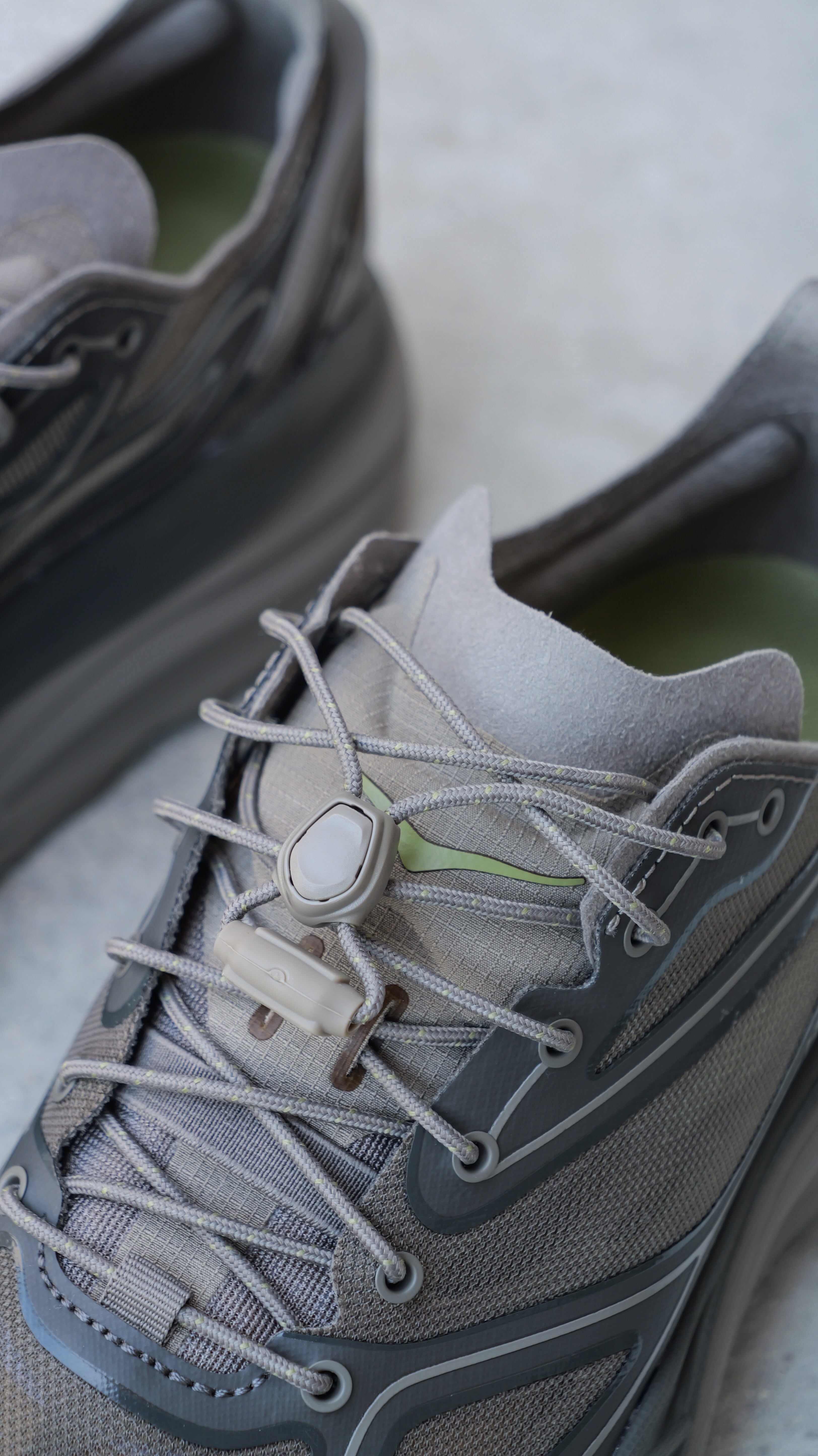 Hoka Stinson One7 (light roast/asphalt)