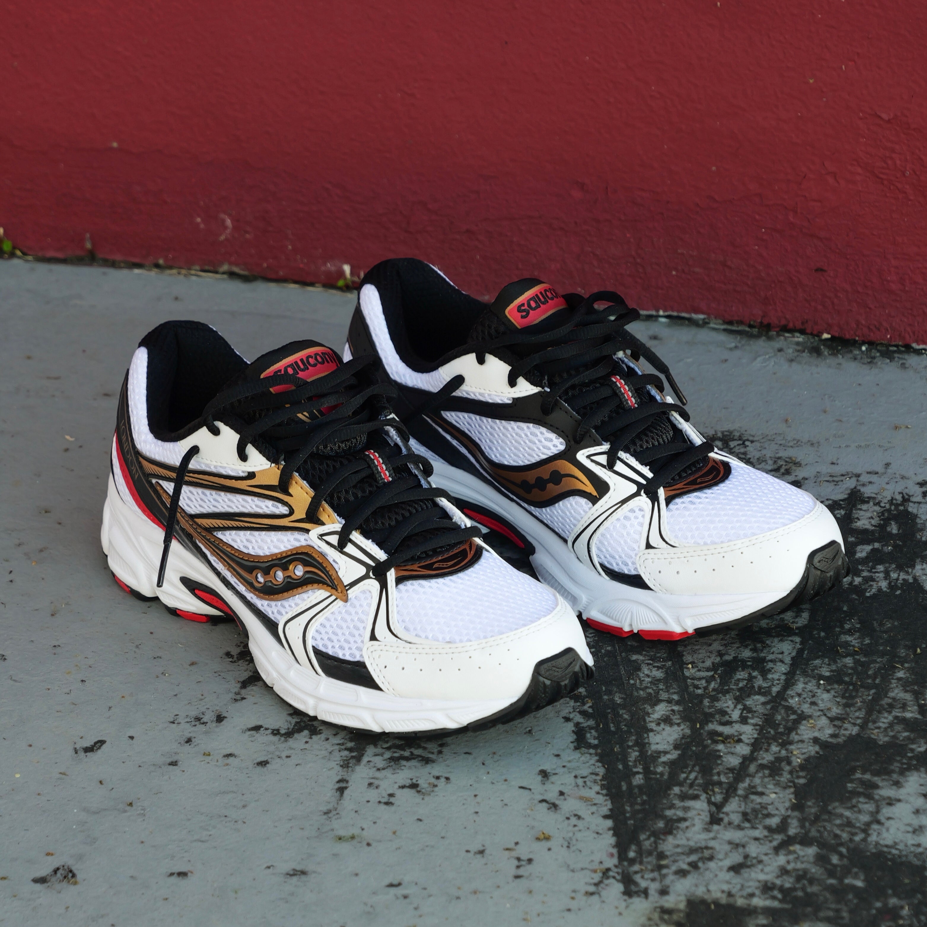 Mens Saucony Ride Millennium (White/Black)