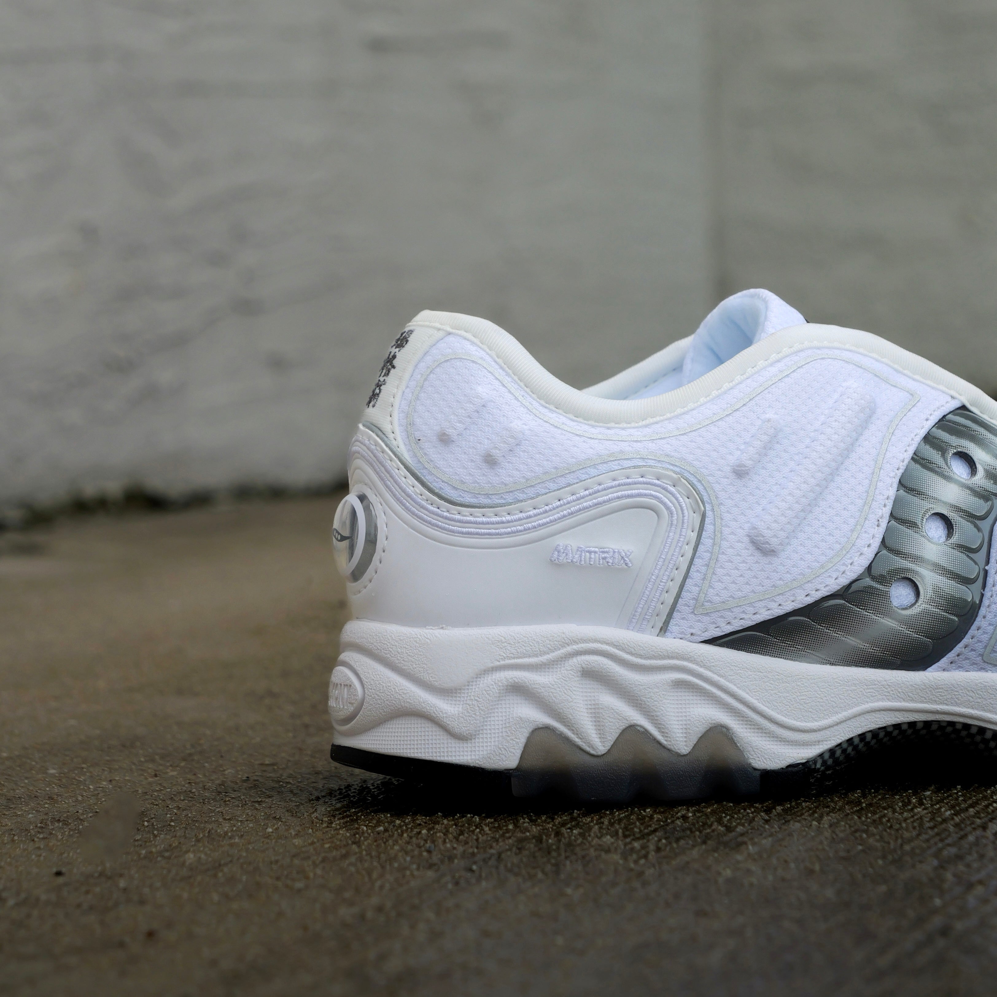 Saucony "Matrix" (White/Metallic)
