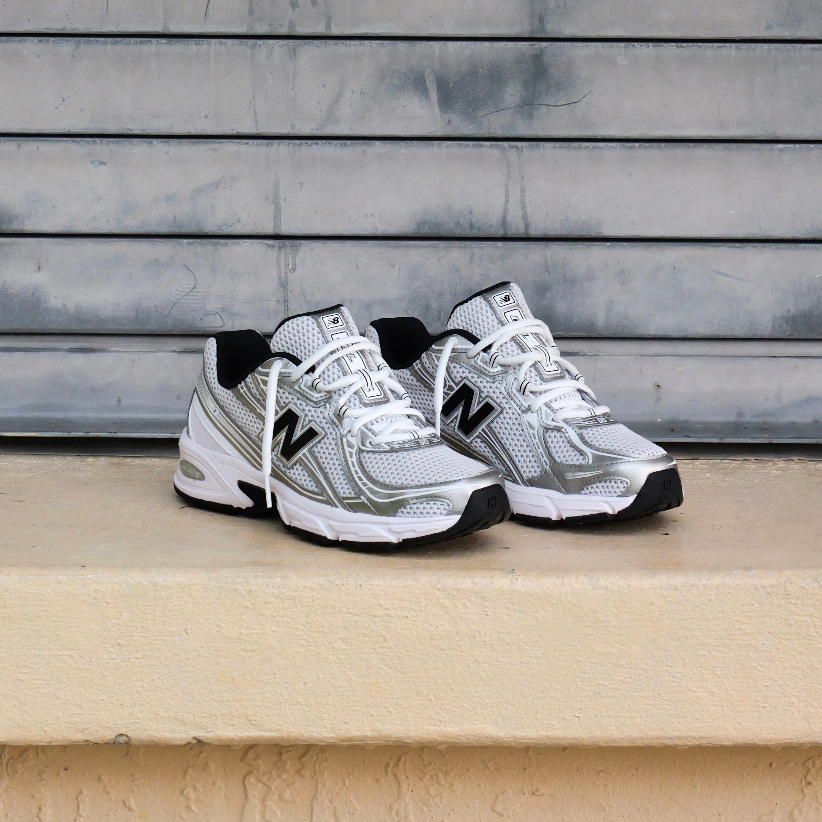Mens New Balance 740 (White/Silver Metallic/Black) - U740NW2