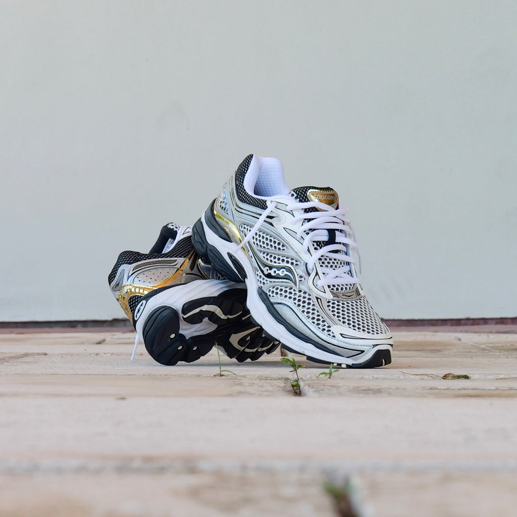 Mens Saucony ProGrid Omni 9 (Silver/Gold)
