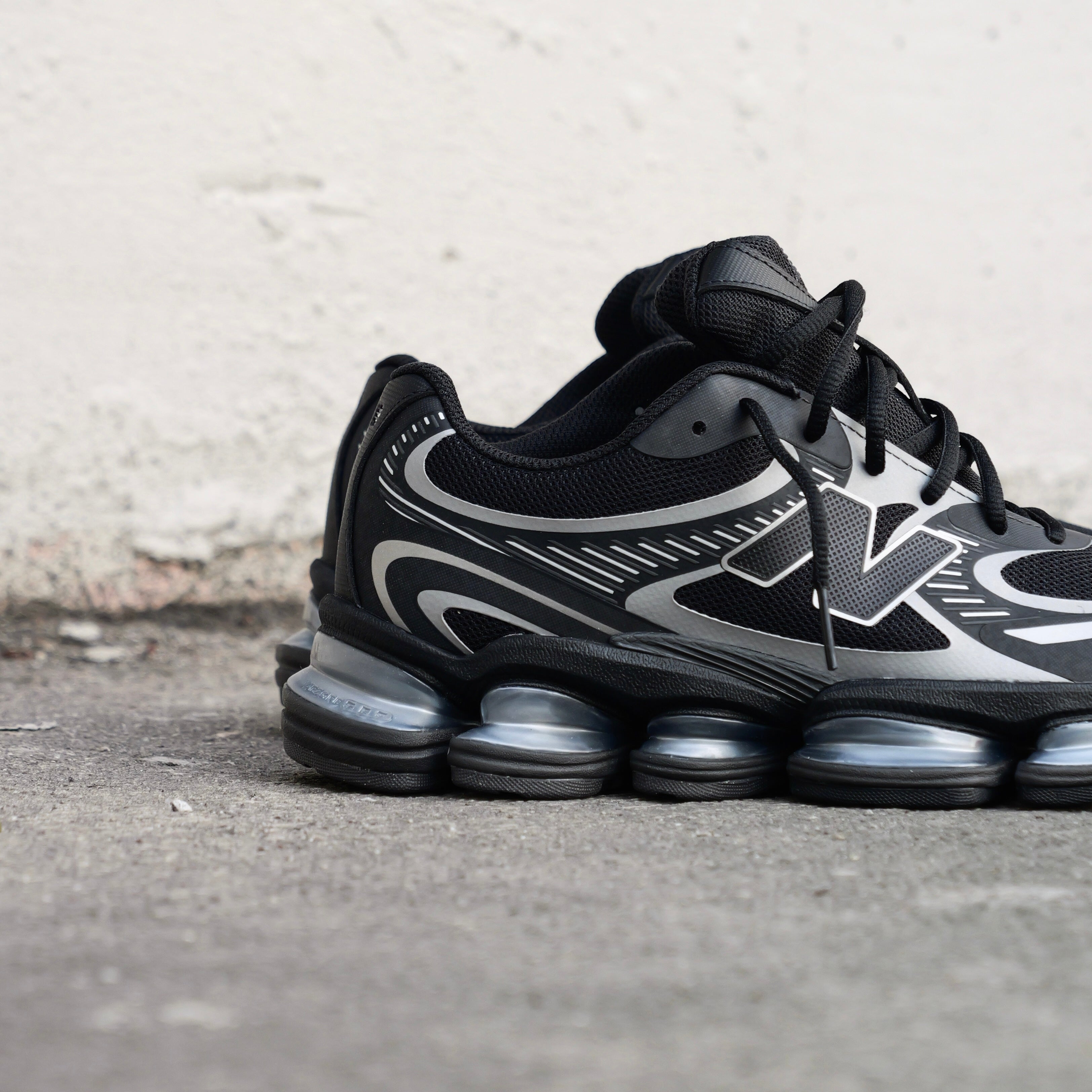 New Balance Abzorb 2000 (Black/Silver)