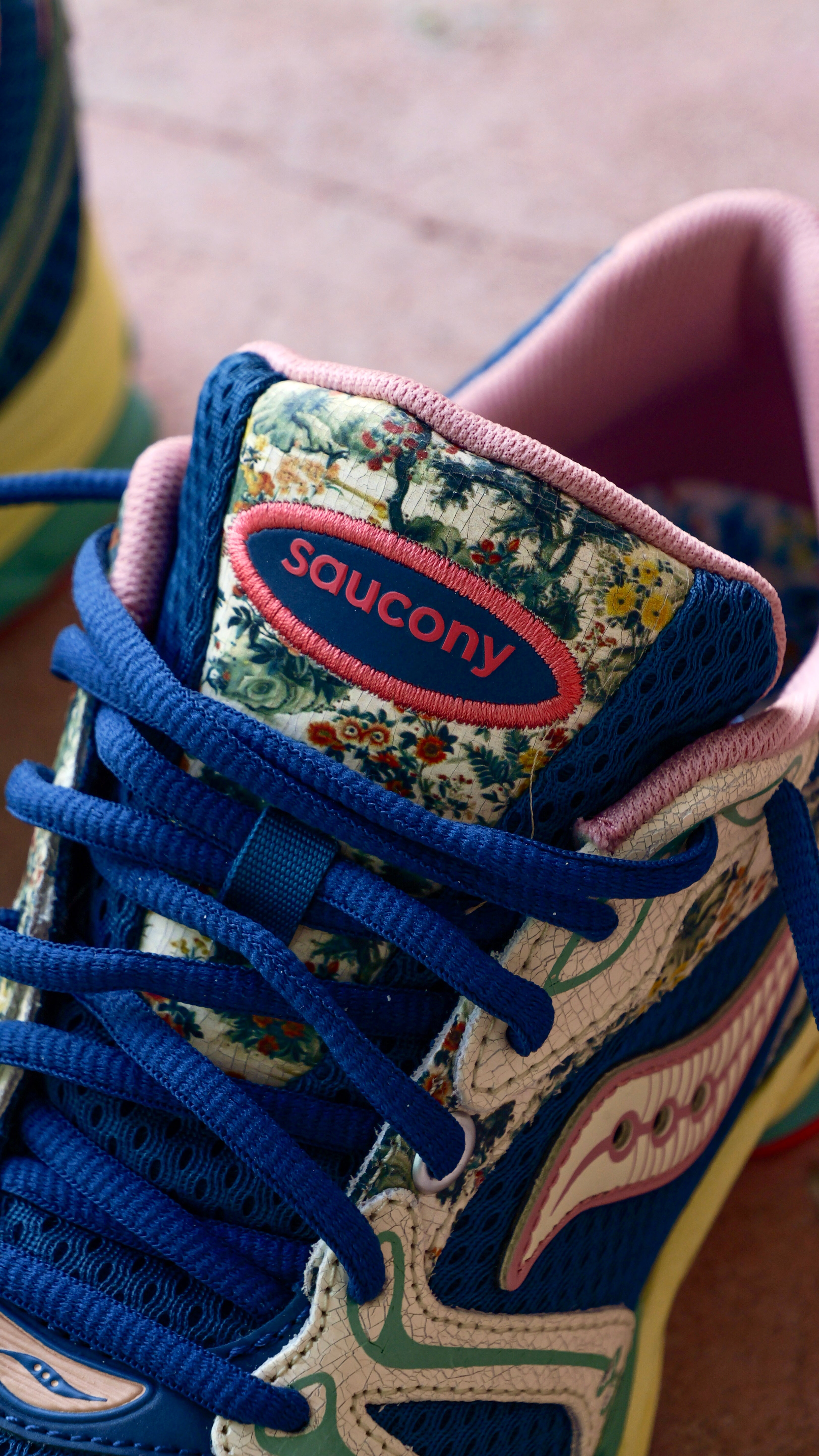 Mens Saucony ProGrid Triumph 4 Kissaten (Blue/Beige)
