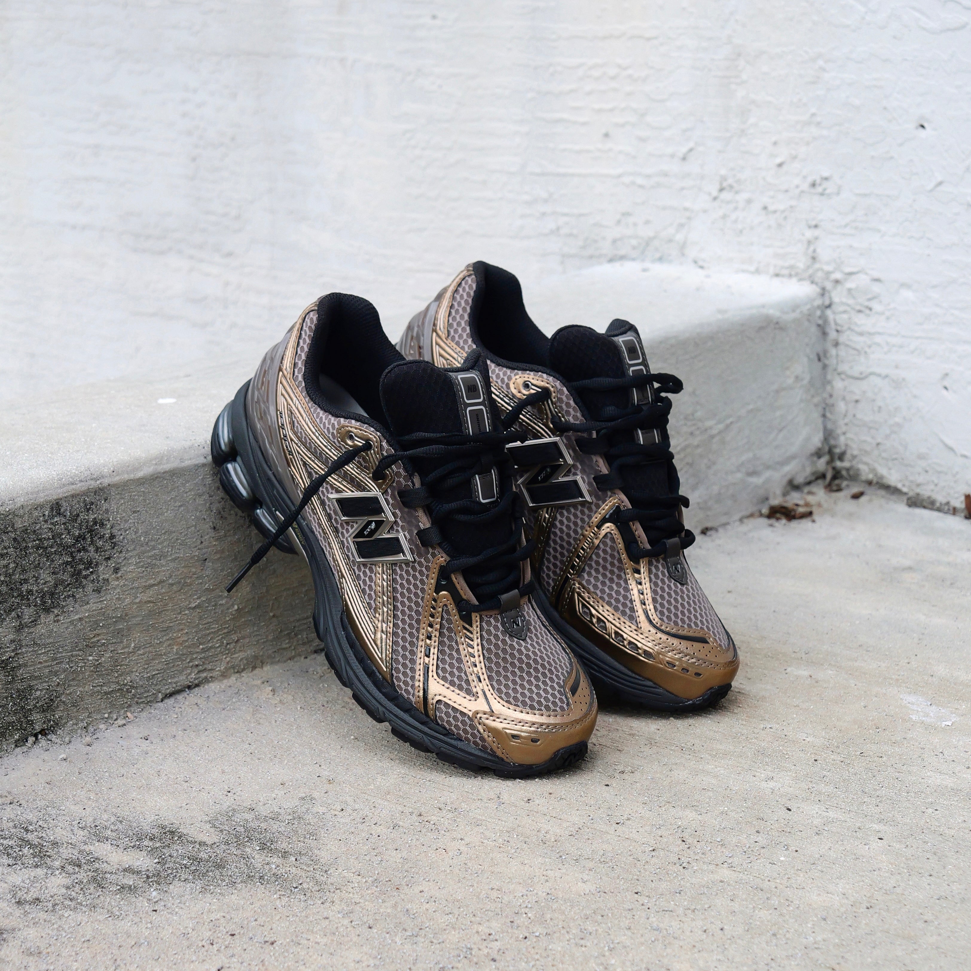Mens New Balance 1906R (Bronze/Black) U1906RCJ