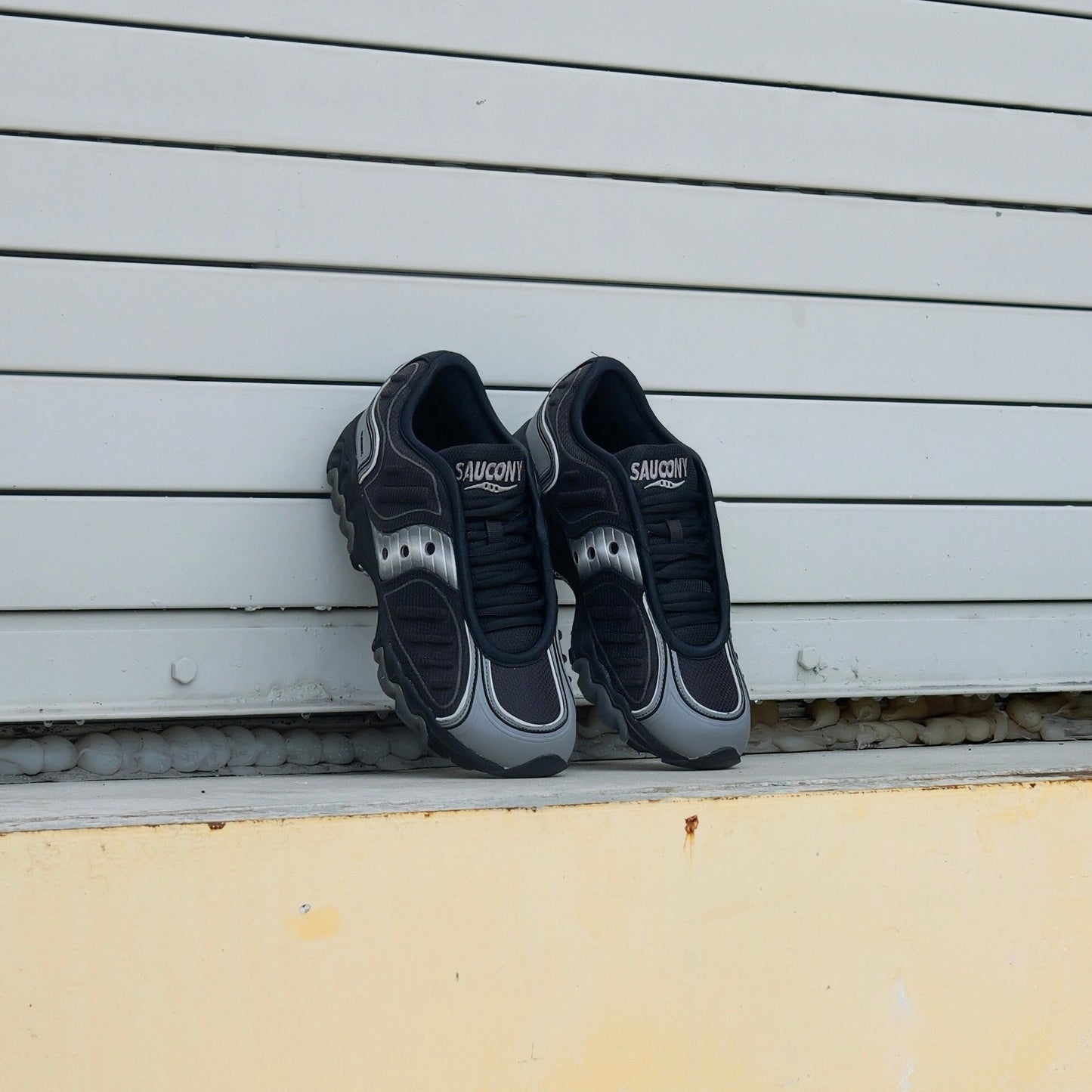 Saucony "Matrix" (Black/Metallic)