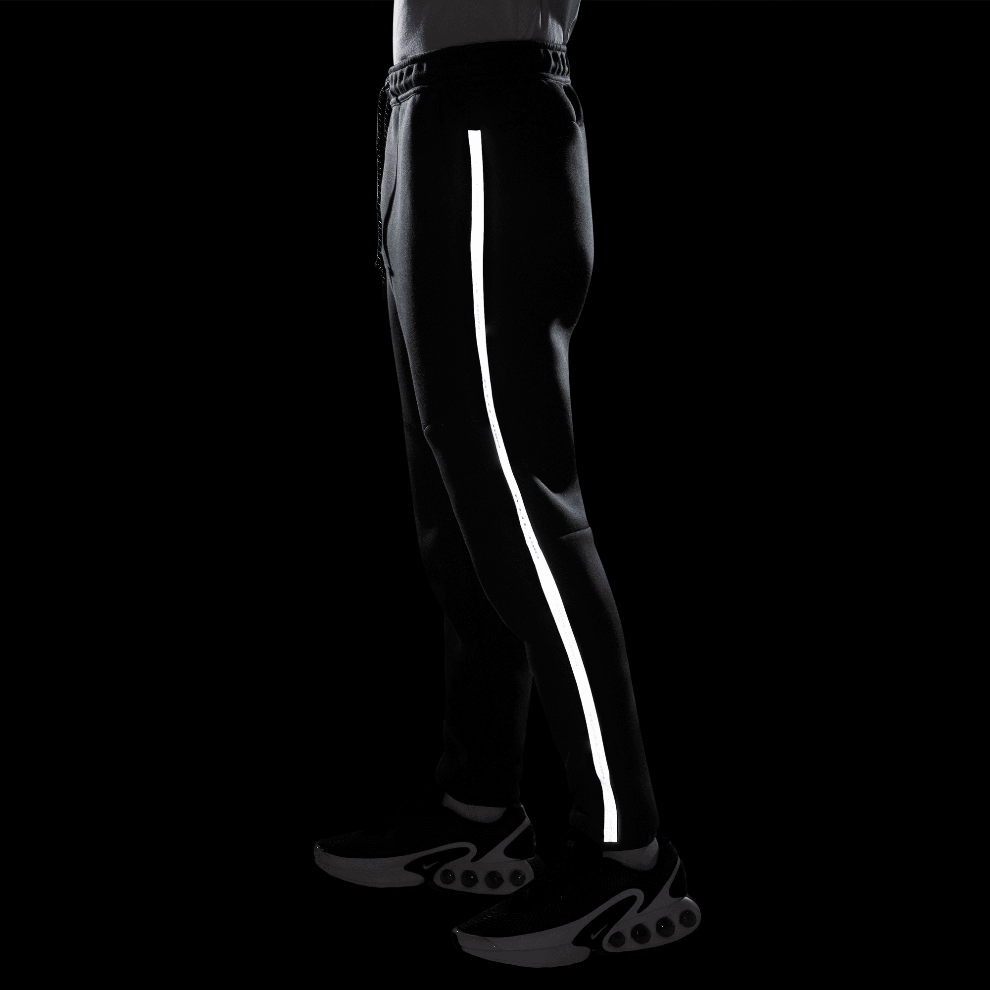 Men's Nike Tech Fleece Joggers with Reflective Accents