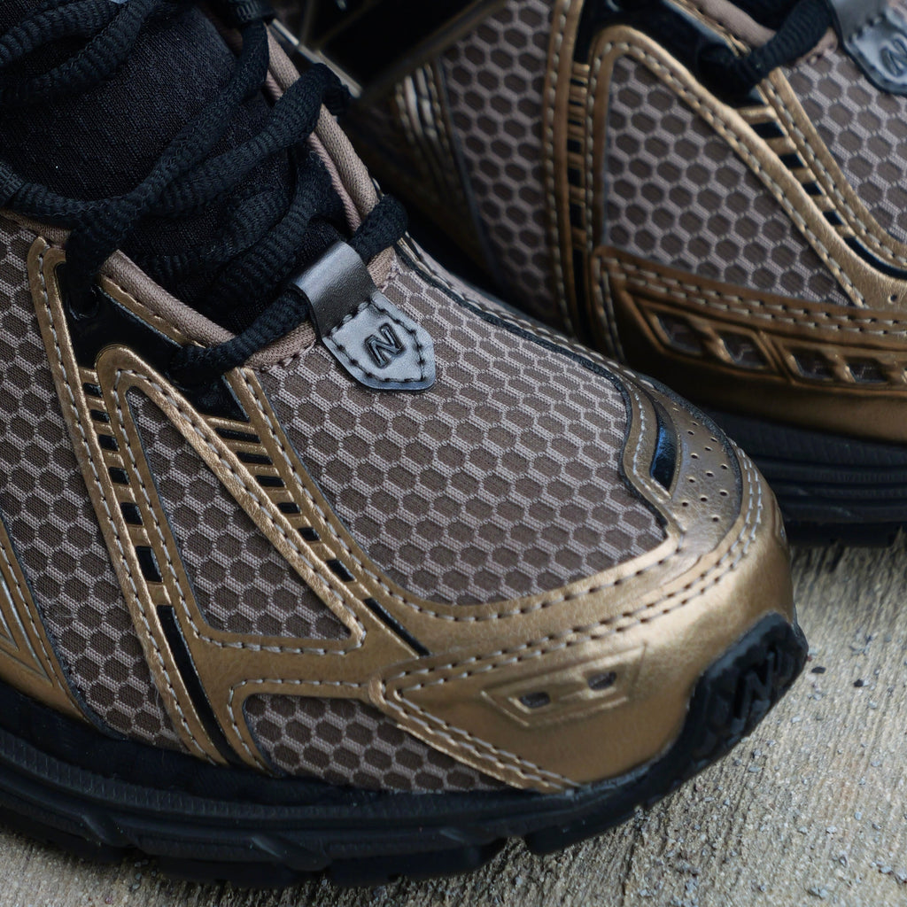 Mens New Balance 1906R (Bronze/Black) U1906RCJ