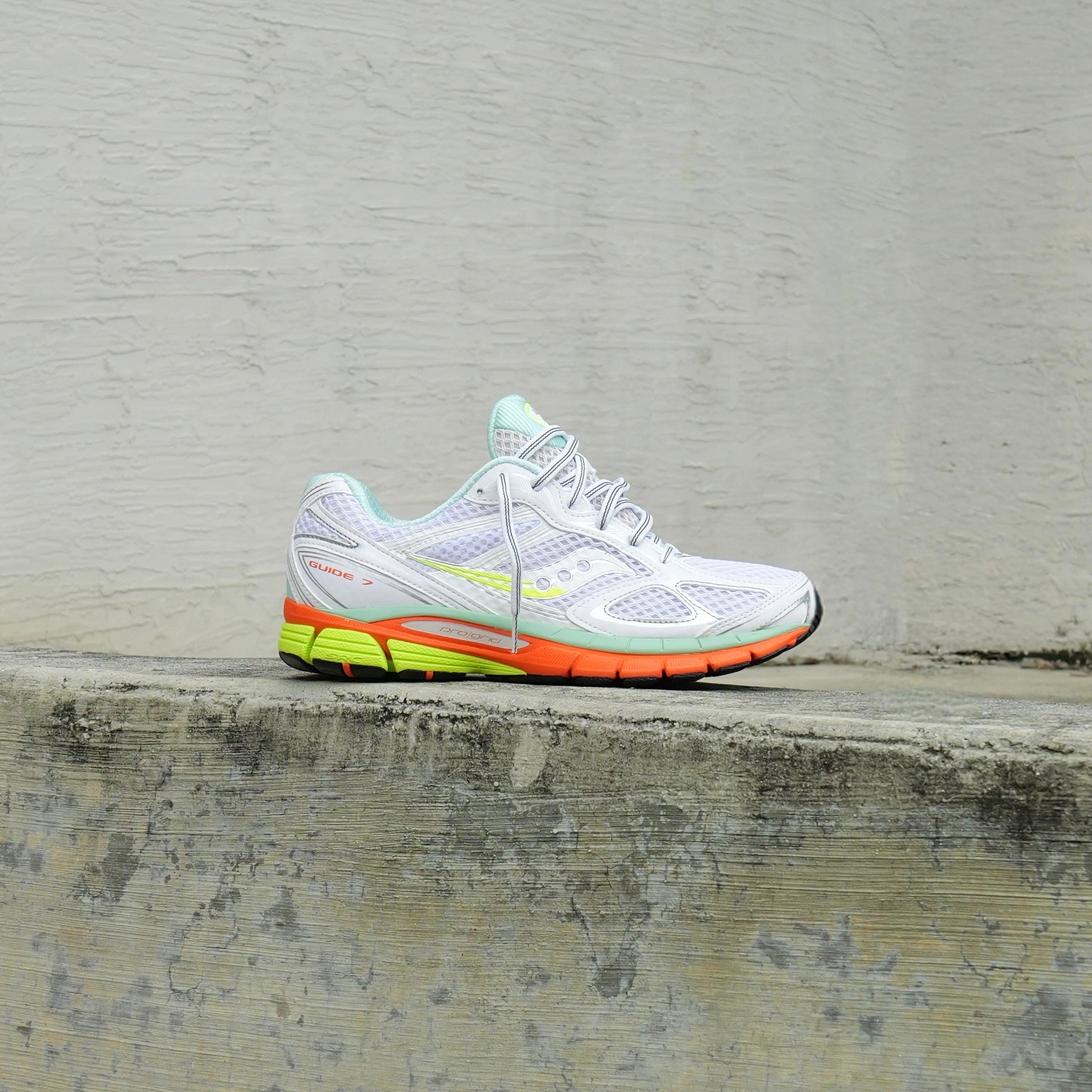 Mens Saucony ProGrid Guide 7 (White/Multi)