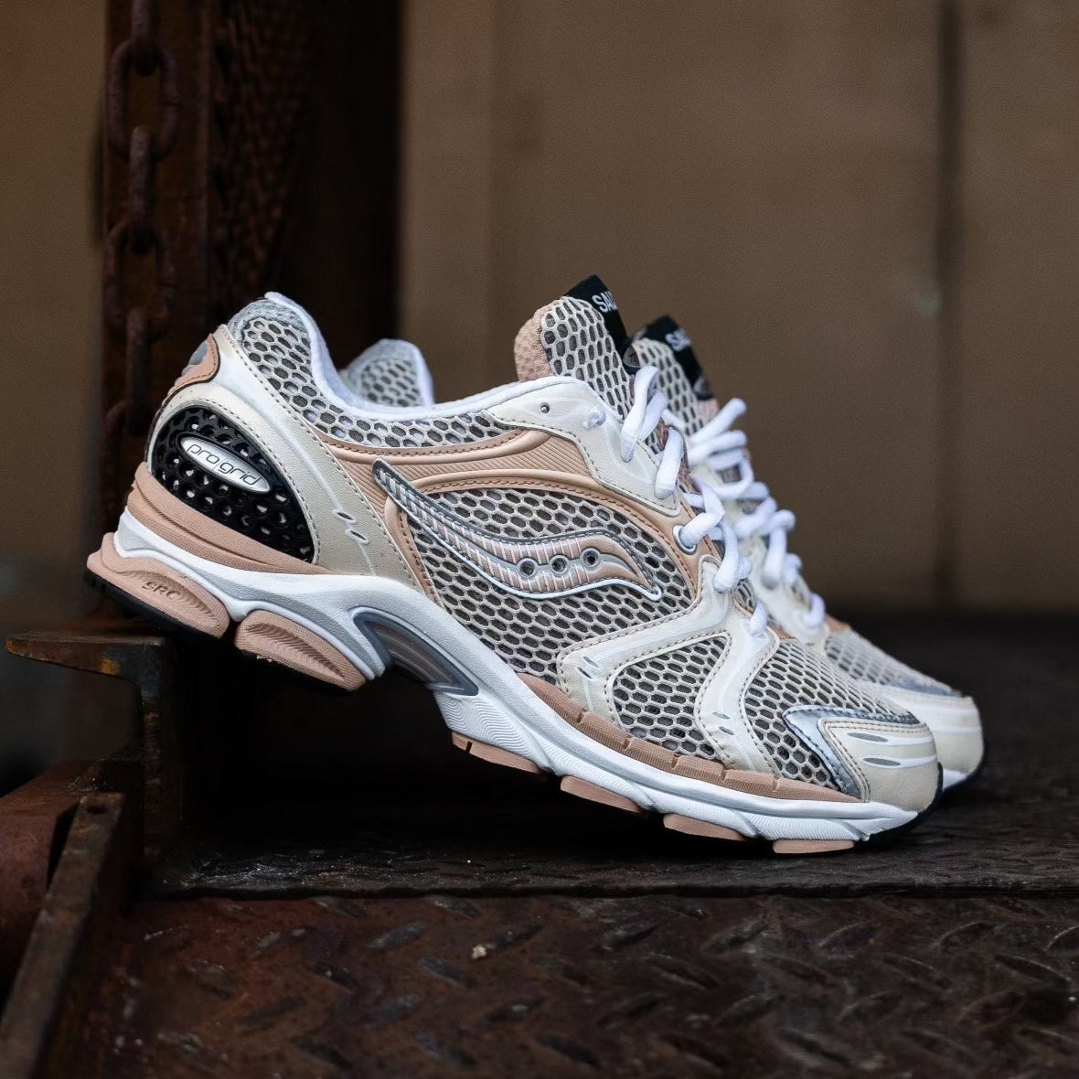 Mens Saucony ProGrid Triumph 4 Cream/Tan (S70704-11)