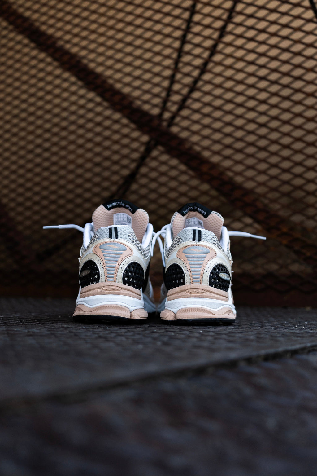Mens Saucony ProGrid Triumph 4 Cream/Tan (S70704-11)