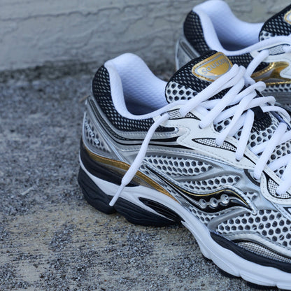 Mens Saucony ProGrid Omni 9 (Silver/Gold)