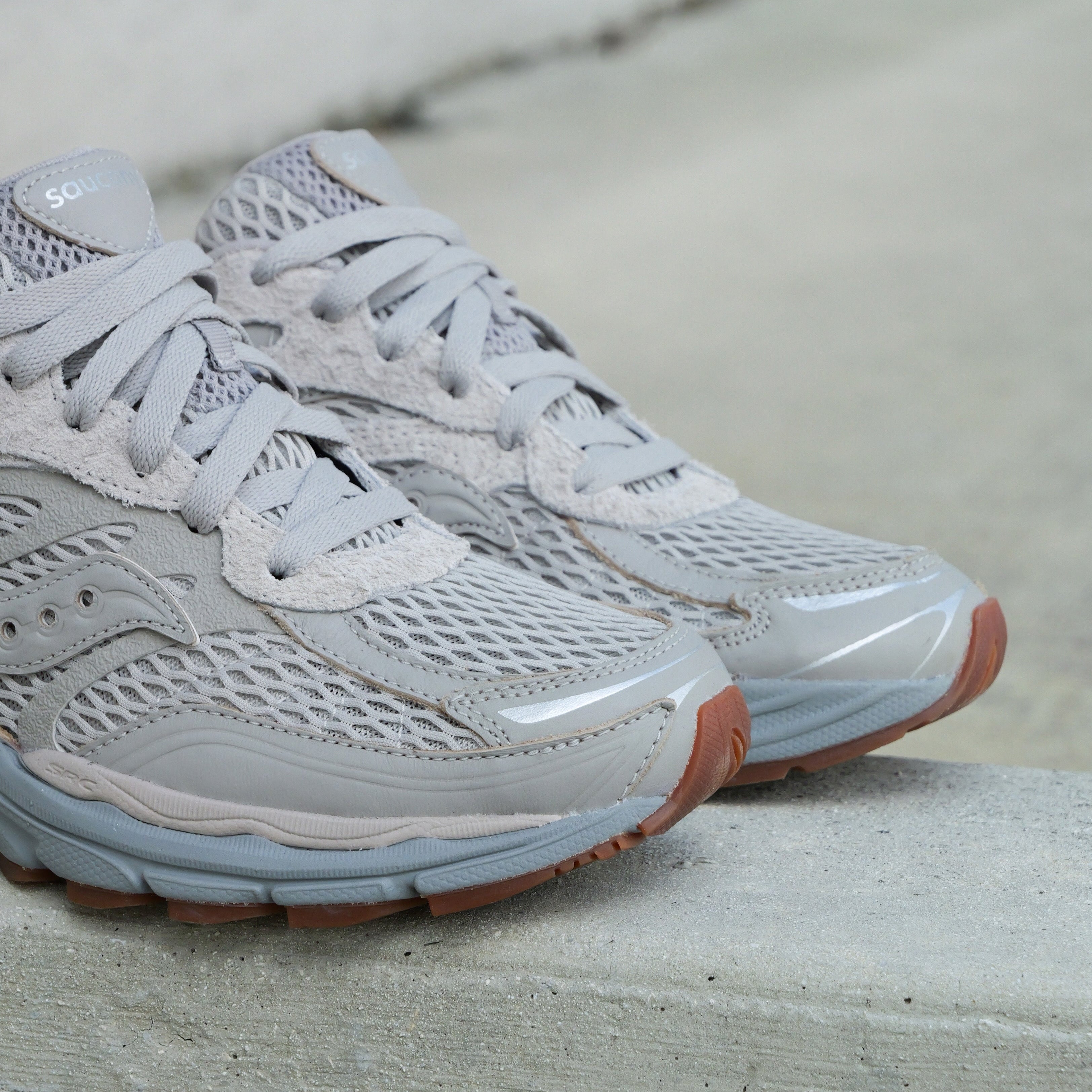 Mens Saucony ProGrid Omni 9 (Crafted Grey)