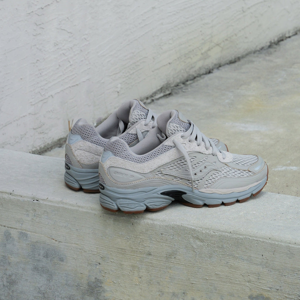 Mens Saucony ProGrid Omni 9 (Crafted Grey)
