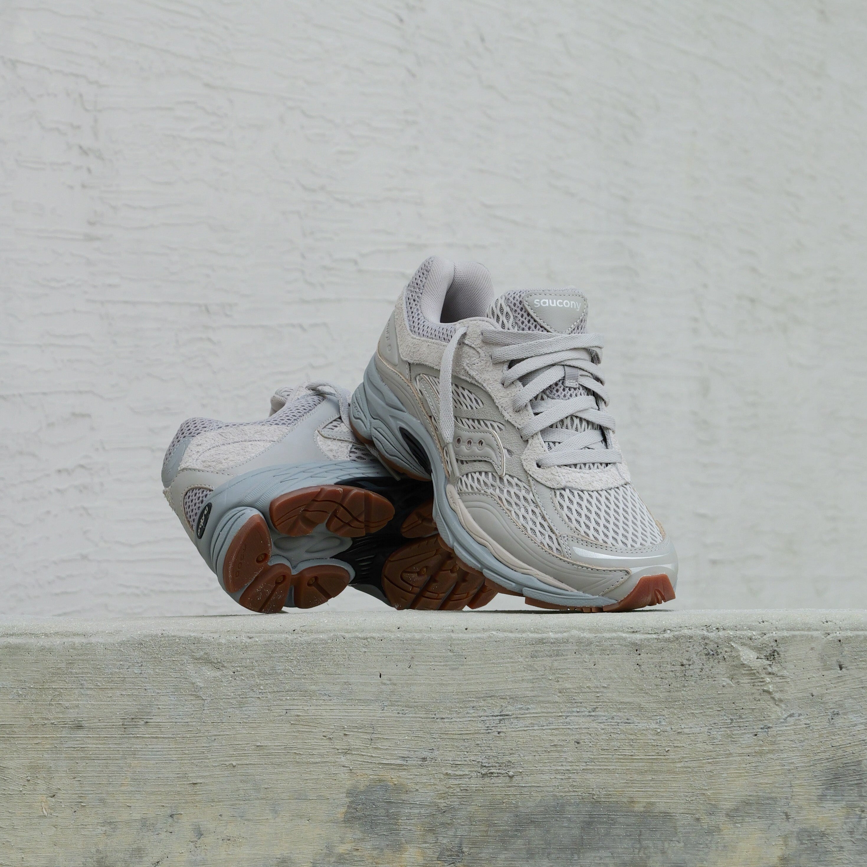 Mens Saucony ProGrid Omni 9 (Crafted Grey)