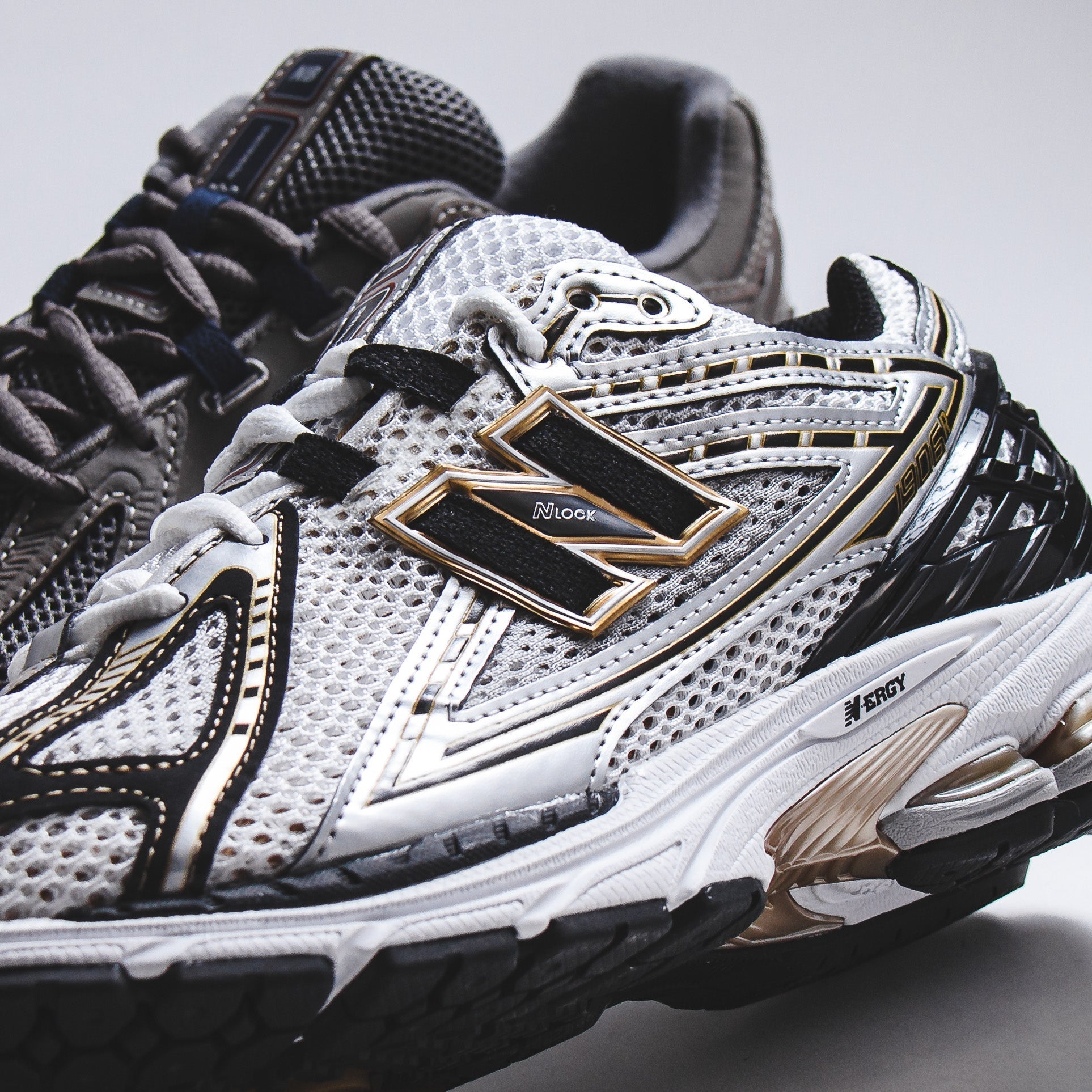 New Balance Men 1906R Metallic Silver Core M1906RA