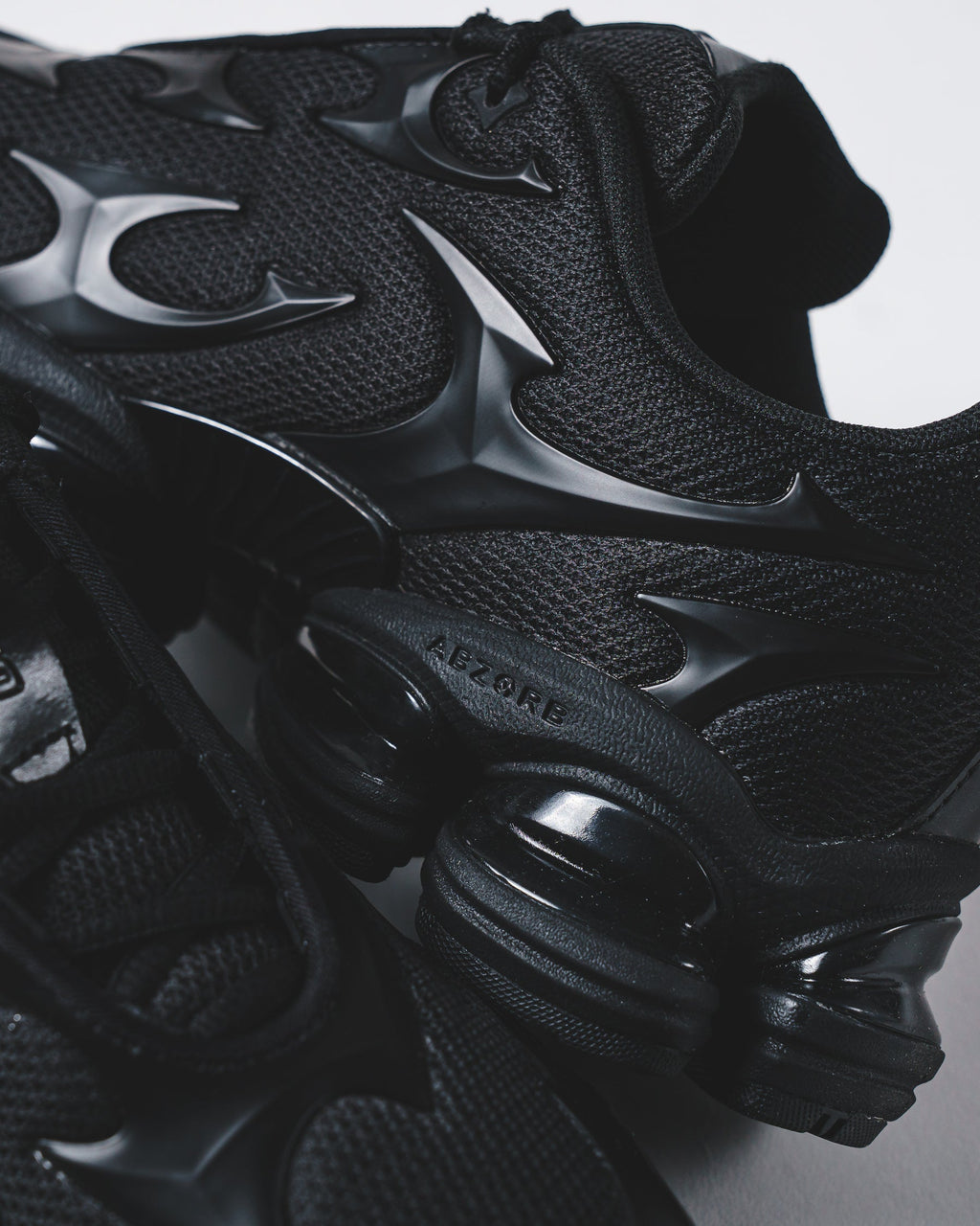 New Balance Unisex 2000 Black Metallic U200078C