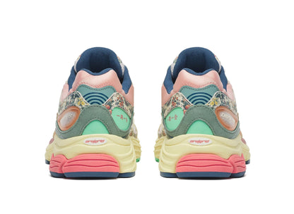Saucony Progrid Omni 9 in Beige / Blue