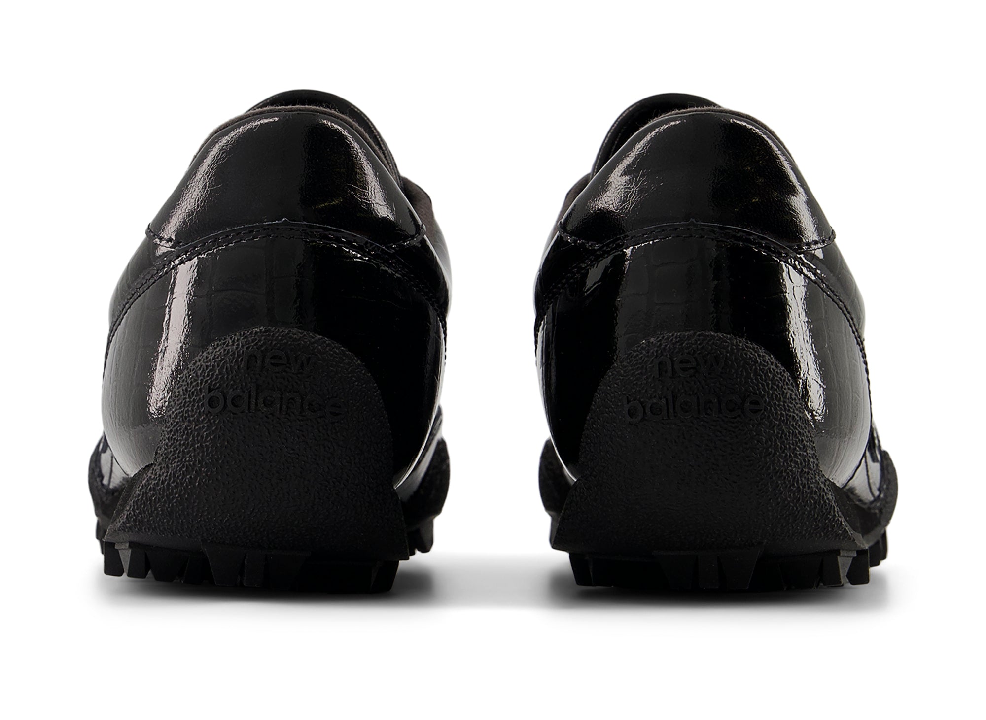 New Balance UGTR2SV in Black