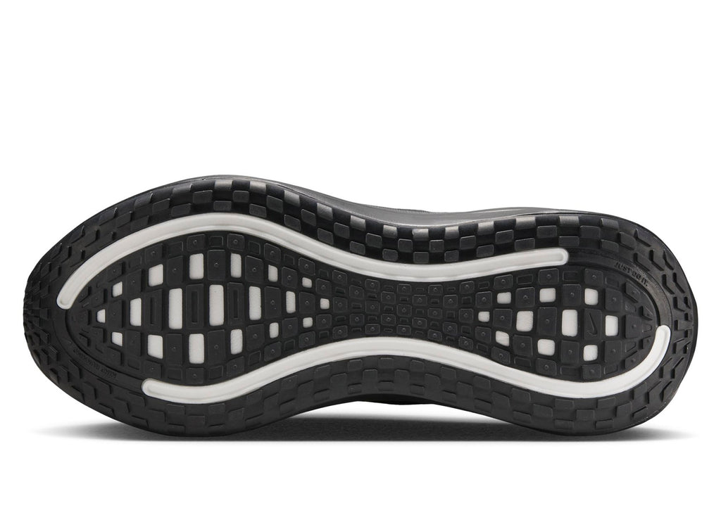 Nike Vomero Plus QS in Black / Anthracite