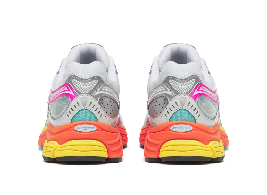 Saucony Progrid Omni 9 in White / Multi