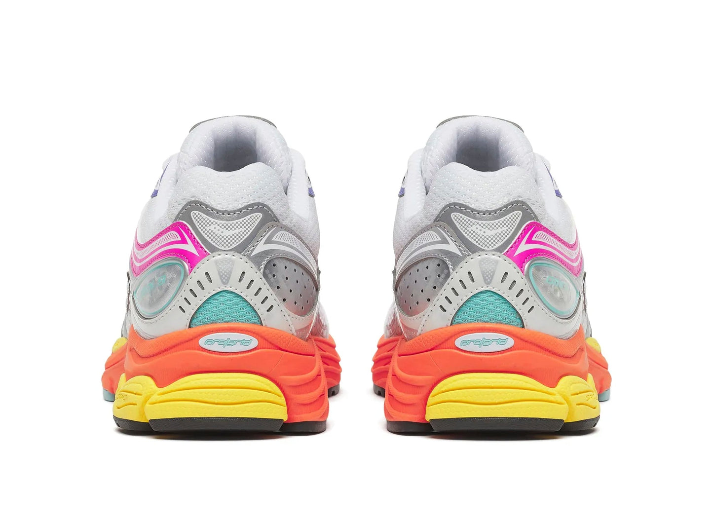 Saucony Progrid Omni 9 in White / Multi