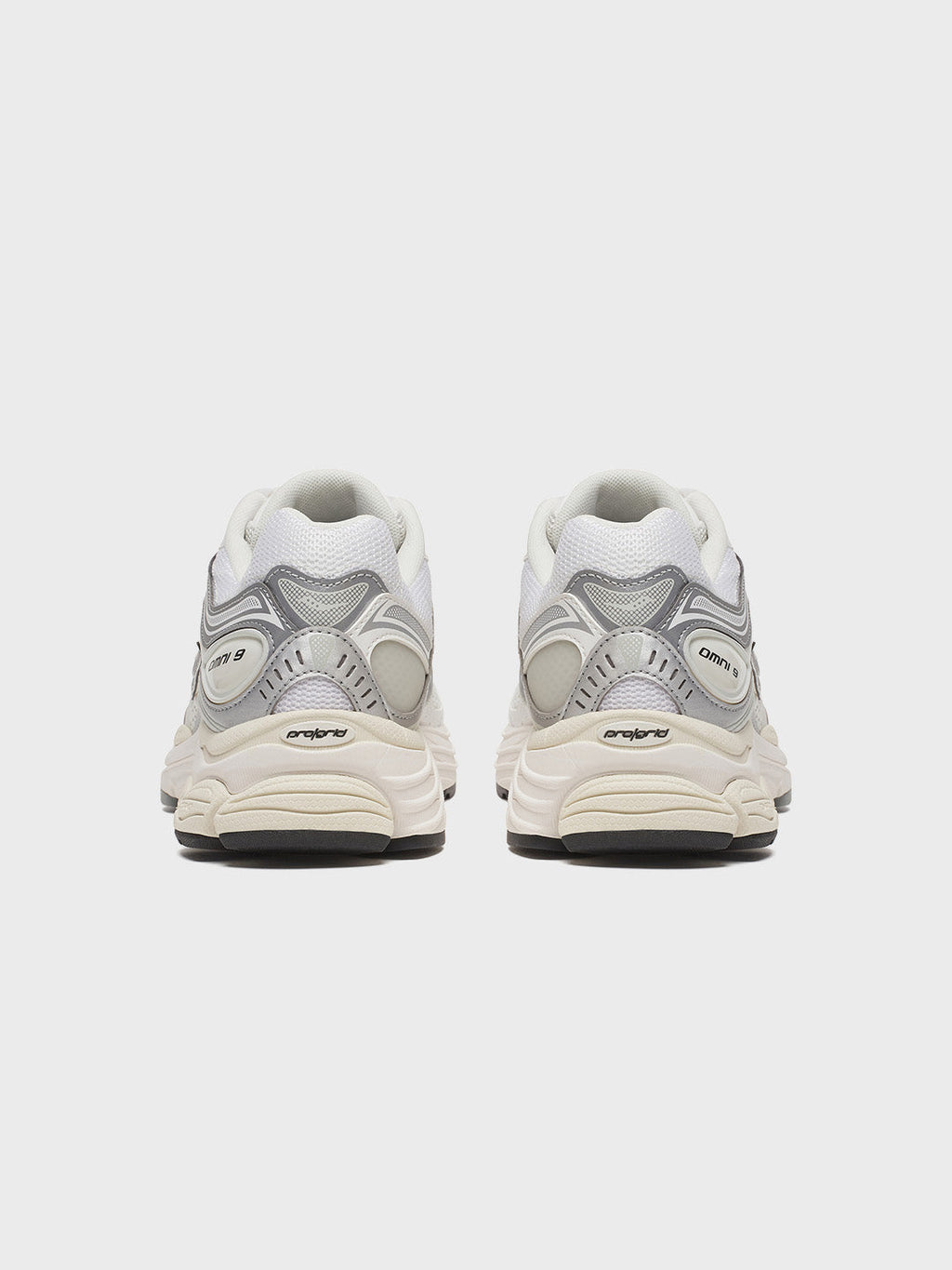 Saucony Progrid Omni 9 Sneakers | White/Silver